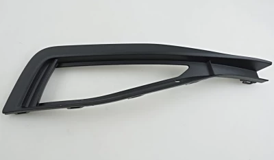 Kratka zderzaka prawa Volkswagen Passat B8 2019-, EUR, z otworem na światło przeciwmgielne, czarna, AVTM, 3G0853666K9B9, 187470912