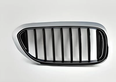 Prawa atrapa chłodnicy BMW 5-Series G30 2017-, chromowana, czarny połysk, AVTM, 181447992