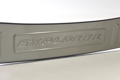 Nakładka ochronna na tylny zderzak Ford Explorer 2011–2019 HAVOC (stal nierdzewna)