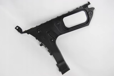 Prawy wspornik mocowania tylnego zderzaka Audi Q7 2006-2015, AVTM, 4L0807454A, 71815402
