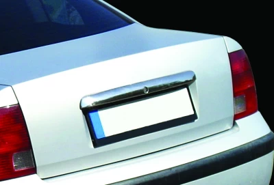 Chromowana listwa tablicy rejestracyjnej Volkswagen Passat 1996-2001, OmsaLine, 7504052