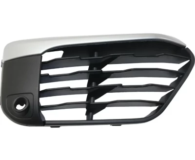Kratka zderzaka lewa BMW X1 F48 2015-2020, zewnętrzna, czarna, z chromowaną listwą, AVTM, BM1038201, 181450913