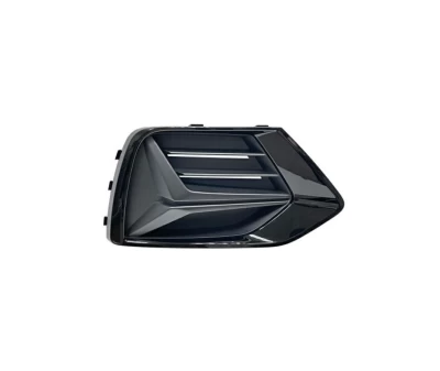 Kratka zderzaka prawa Audi Q3 2018-, czarny połysk, AVTM, 83A807672T94, 181239912