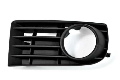 Kratka zderzaka prawa Volkswagen Golf 5 2003-2008, z otworem na światło przeciwmgielne, AVTM, 1K08536669B9, 7402 994