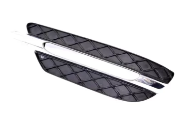 Kratka zderzaka prawa Mercedes-Benz C-Class W204 2011-2014, AMG, czarna, bez listwy, AVTM, 2048851453, 184637914