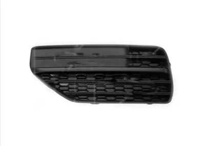 Kratka zderzaka prawa Volvo XC90 2019-, bez otworu na światło przeciwmgielne, czarna, bez listwy, AVTM, 187214914
