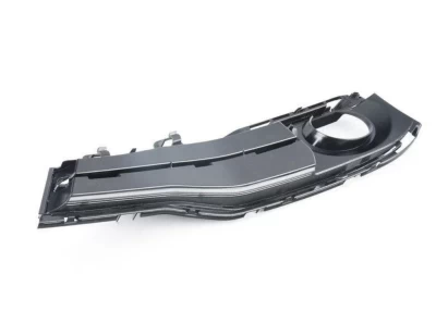 Kratka zderzaka prawa BMW 3-Series F30/31 2016-2019, z otworem na światło przeciwmgielne, czarna, Sport, AVTM, 51117396886, 181426914