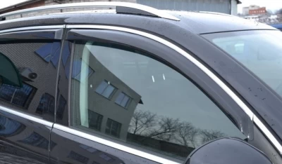Owiewki szyb do (z chromowaną listwą) Mercedes W205 Sedan 2014-MB44-M HIC