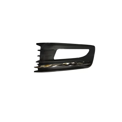 Kratka zderzaka prawa Volkswagen Polo 2015-, z otworem na światło przeciwmgielne, z chromowaną listwą, AVTM, 6RU853666C, 7433 914
