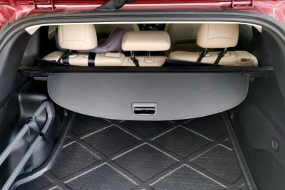 Roleta bagażnika do Jeep Cherokee (KL) 2013-2017 (1UC87DX9AE) AVTM ST21JPCH1417 Roleta bagażnika do Jeep Cherokee (KL) 2013-2017 (1UC87DX9AE) AVTM ST21JPCH1417