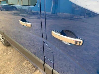 Chromowane nakładki klamek (4 szt., tworzywo sztuczne) Opel Vivaro 14-/Movano 10-/Renault Trafic 14-/Master 11-/Nissan MV400 15- tworzywo sztuczne, Carmos, 6458235
