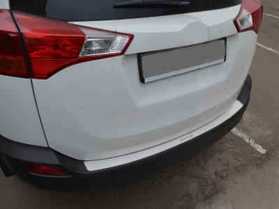 Nakładka ochronna na tylny zderzak Toyota Rav4 2013-2015 AVTM TY031006