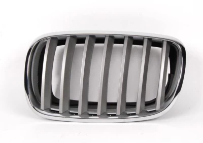 Lewa atrapa chłodnicy BMW X5 (E70) 2006-2013, chromowana/szara metalizowana, AVTM, 181412993 Lewa atrapa chłodnicy BMW X5 (E70) 2006-2013, chromowana/szara metalizowana, AVTM, 181412993