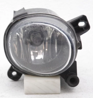Światło przeciwmgielne prawe Audi A4 B8 2008-2012/A5 B8 2007-2011/A6 C7 2011-2014/Q3 2011-2018/Volkswagen Passat CC 2008-2012 Kombi, Depo, 446-2003R-UQ