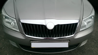 Nakładka przednia emblemat Skoda Octavia A5 2004-2013 AutoPlast SOBP2004