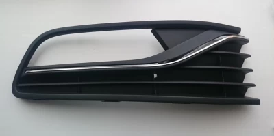 Kratka zderzaka prawa Volkswagen Polo 5 HB 2015-2018, z otworem na światło przeciwmgielne, z chromowaną listwą, AVTM, 6C0854662CRYP, 7432 912