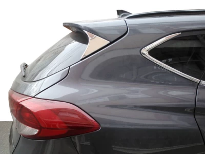 Nakładka chromowana do klapy bagażnika (trójkąt) Hyundai Tucson TL 2016-2021, Carmos, 6445448