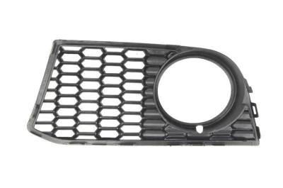 Kratka zderzaka prawa BMW 5-Series F10 2010-2016, z otworem na światło przeciwmgielne, uszczelniony, czarna, AVTM, 51117906198, 0067 9932