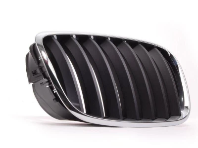 Atrapa chłodnicy BMW X5 (E70)/X6 (E71) 2007-2013, prawa, chrom, czarne żebra, AVTM, 181412992