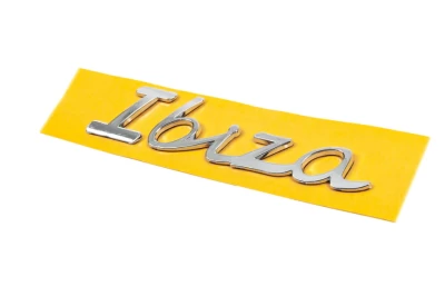 Emblemat z napisem "Ibiza" do Seat Ibiza 2017-, 166×39 mm, AVTM, 6459052C