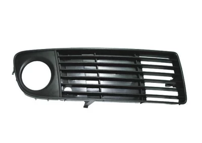 Kratka zderzaka prawa Audi A6 2000-2001, z otworem na światło przeciwmgielne, AVTM, 4B0807682S, 0014 912