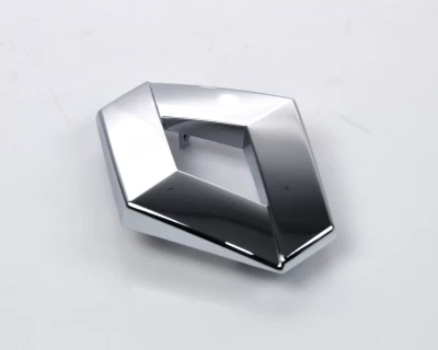 Emblemat grilla Renault Logan 2007-2012/Sandero 2008-2013/Clio 1998-2005/Kangoo 2008-2013, 8200115114 Emblemat grilla Renault Logan 2007-2012/Sandero 2008-2013/Clio 1998-2005/Kangoo 2008-2013, 8200115114