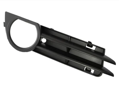 Kratka zderzaka prawa Audi A3 2003-2008, z otworem na światło przeciwmgielne, czarna, AVTM, 8P4807682, 181203912