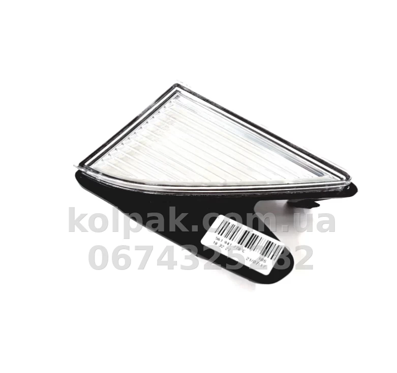 Original right front bumper reflector Volkswagen Passat B8 USA 2015-, USA, 561941778C Original right front bumper reflector Volkswagen Passat B8 USA 2015-, USA, 561941778C β photo 1