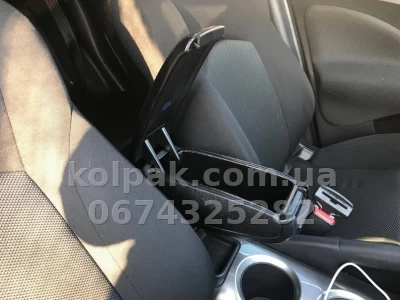 Podłokietnik Nissan Juke 2010- czarny AVTM 450086031 — zdjęcie 4