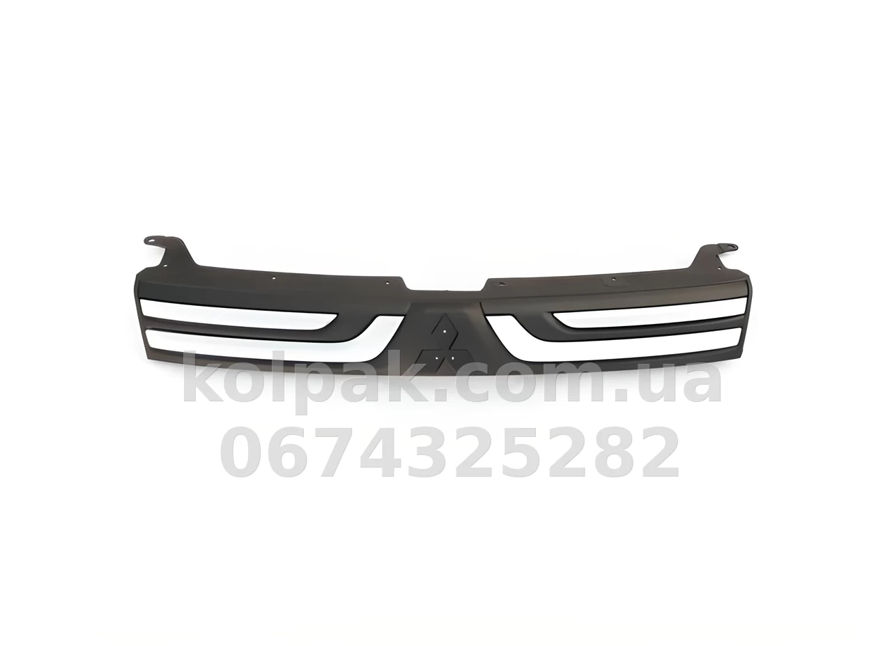 Решітка радіатора Mitsubishi Outlander 2012-2015, чорна/хромована, AVTM, 184824990 Решітка радіатора Mitsubishi Outlander 2012-2015, чорна/хромована, AVTM, 184824990 — фото 1