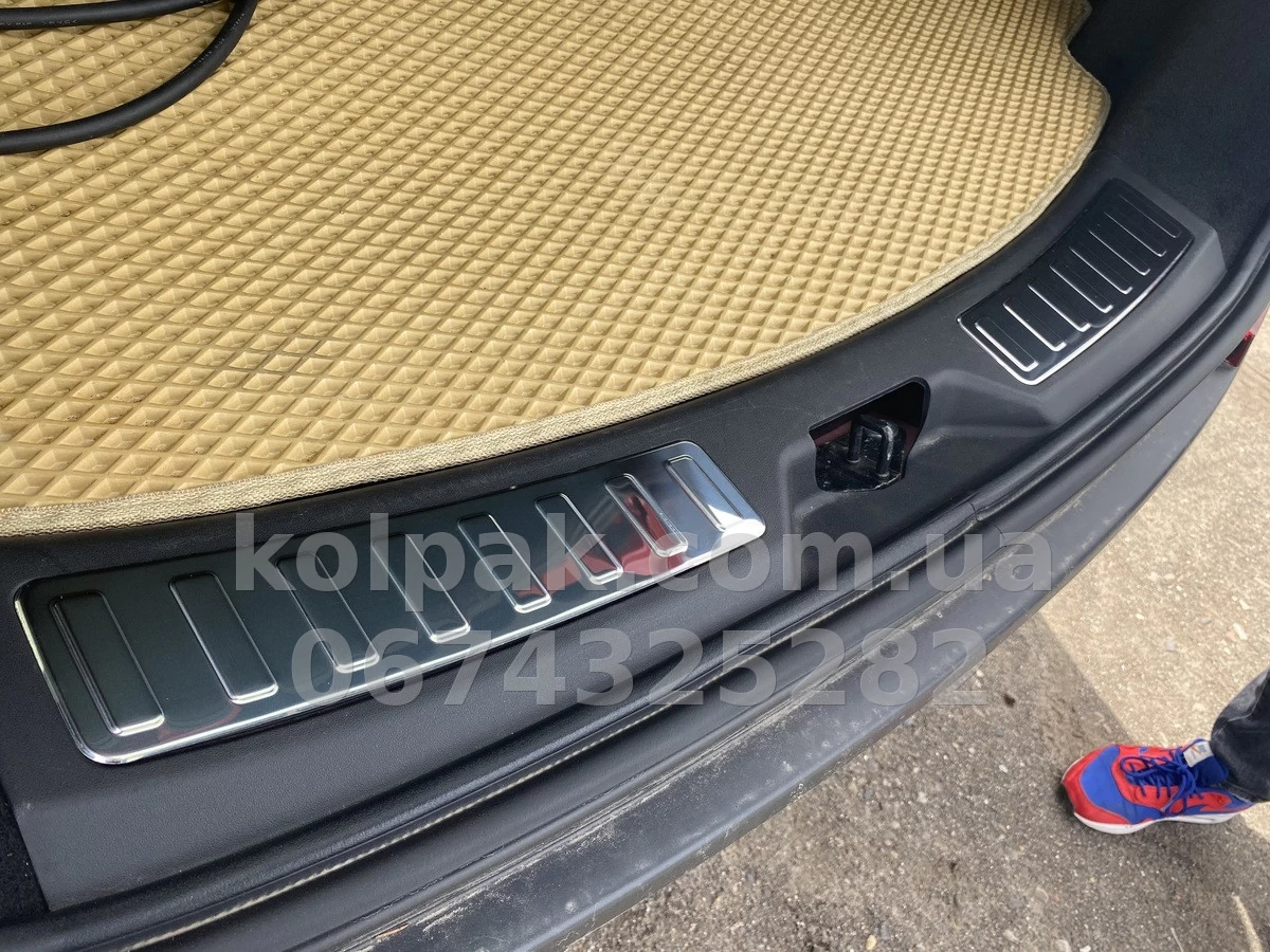 Chrome-plated Trims for boot sill (2 pcs, stainless steel) Land Rover Discovery Sport 2015-, Carmos, 64559994 Chrome-plated Trims for boot sill (2 pcs, stainless steel) Land Rover Discovery Sport 2015-, Carmos, 64559994 β photo 1
