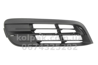 Права решітка бампера BMW 5-Series F10 2013-2016, без молдинга, AVTM, 51117331728, 1420 914