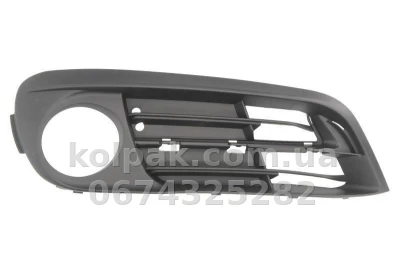 Права решітка бампера BMW 5-Series F10 2013-2016, з отвором для протитуманної фари, AVTM, 51117331730, 1420 918