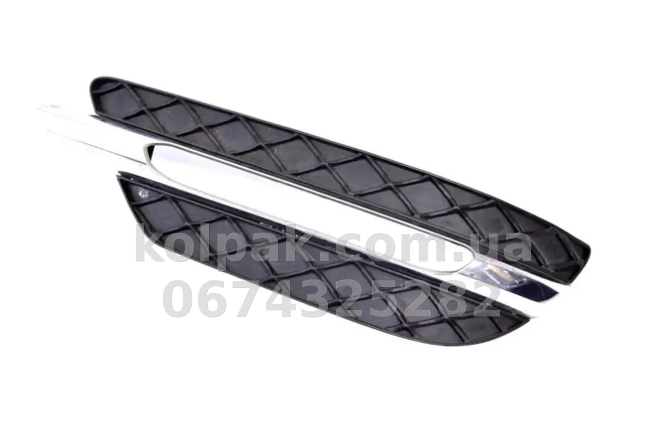 Kratka zderzaka prawa Mercedes-Benz C-Class W204 2011-2014, AMG, czarna, bez listwy, AVTM, 2048851453, 184637914 Kratka zderzaka prawa Mercedes-Benz C-Class W204 2011-2014, AMG, czarna, bez listwy, AVTM, 2048851453, 184637914 — zdjęcie 1