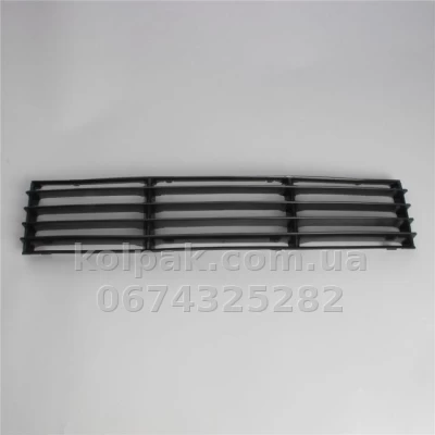 Решітка бампера Volkswagen Passat B5+ 2001-2005, середня, AVTM, 3B0853677EB41, 9539 992 Решітка бампера Volkswagen Passat B5+ 2001-2005, середня, AVTM, 3B0853677EB41, 9539 992