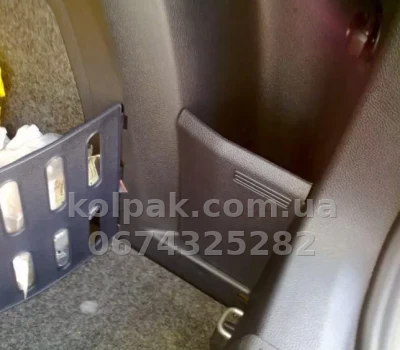 Prawy organizer bagażnika Skoda Fabia 07-14 VAG 5J6867146A47H — zdjęcie 2