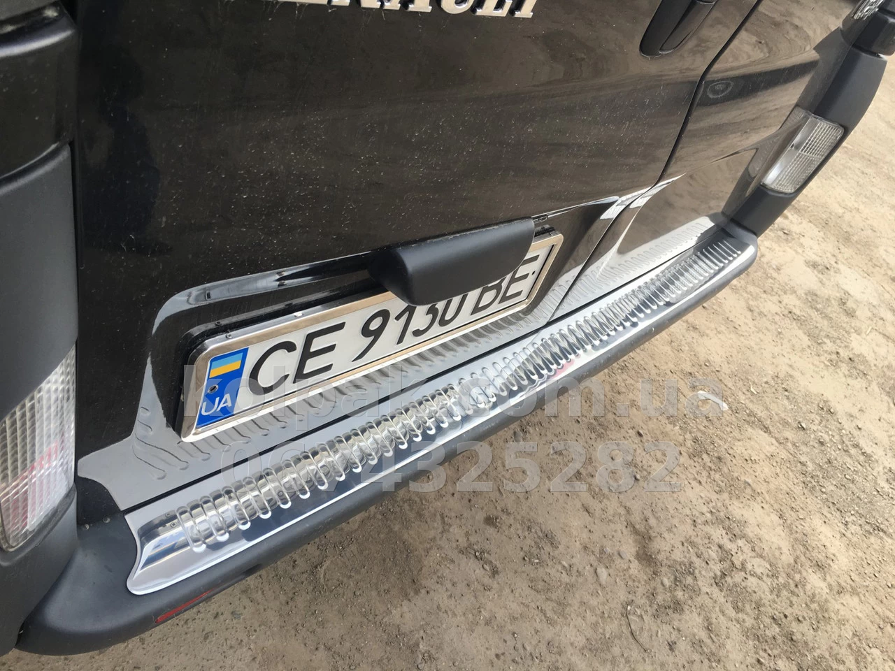 Chrome rear bumper protector Opel Vivaro/Renault Trafic/Nissan Primastar 2001-2014, OmsaLine, 5221093 Chrome rear bumper protector Opel Vivaro/Renault Trafic/Nissan Primastar 2001-2014, OmsaLine, 5221093 β photo 1