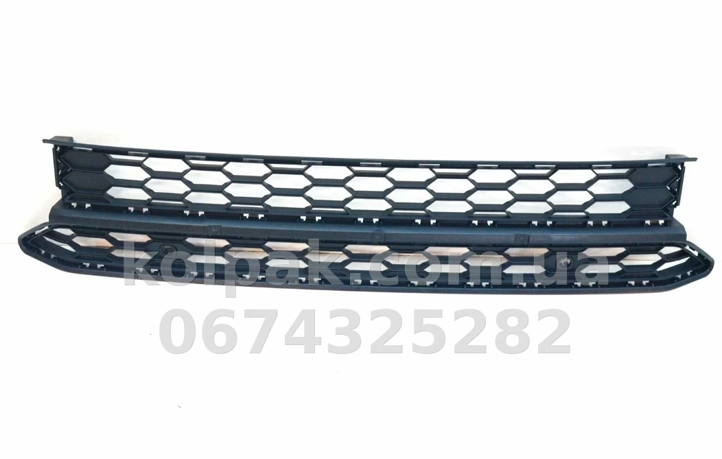 Решітка бампера Volkswagen Amarok 2016-2020, з отвором для датчика паркування, середня, AVTM, 2H68536719B9, 187419910 Решітка бампера Volkswagen Amarok 2016-2020, з отвором для датчика паркування, середня, AVTM, 2H68536719B9, 187419910 — фото 1