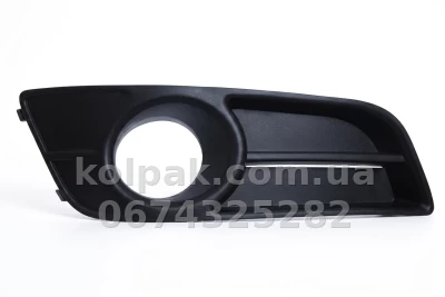 Права решітка бампера Toyota Corolla HB 2005-2007, з отвором для протитуманної фари, AVTM, 5212802120, 7004 996