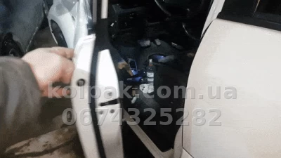 Дотягувачі автомобільних дверей Toyota Land Cruiser Prado 150 2009–2023 — фото 9
