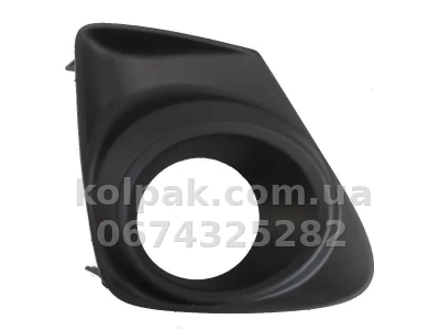 Права решітка бампера Toyota Corolla 2010-2013, з отвором для протитуманної фари, AVTM, 8148102210, 7015 914