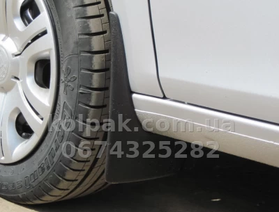 Оригінальні бризковики Skoda Fabia 07-14 передні 2 шт. VAG KEA700001 Оригінальні бризковики Skoda Fabia 07-14 передні 2 шт. VAG KEA700001 — фото 2