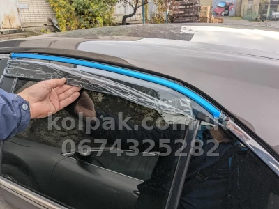 Дефлектори вікон Toyota Camry 70 2018+ HAVOC — з хромованою смугою — фото 14