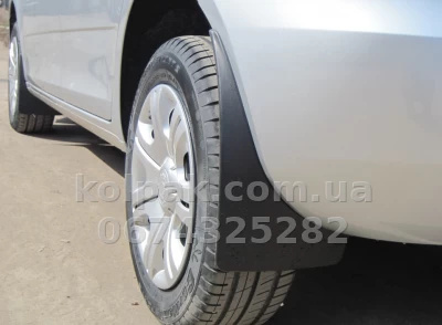 Оригінальні бризковики Skoda Fabia 07-14 задні 2 шт. VAG KEA710001 — фото 2