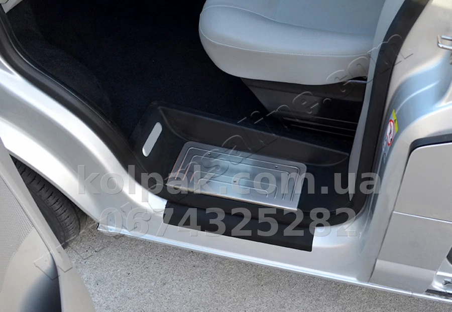 Chrome door sill trims (4 pcs) Volkswagen T5 2003-, OmsaLine, 7522091 Chrome door sill trims (4 pcs) Volkswagen T5 2003-, OmsaLine, 7522091 β photo 1